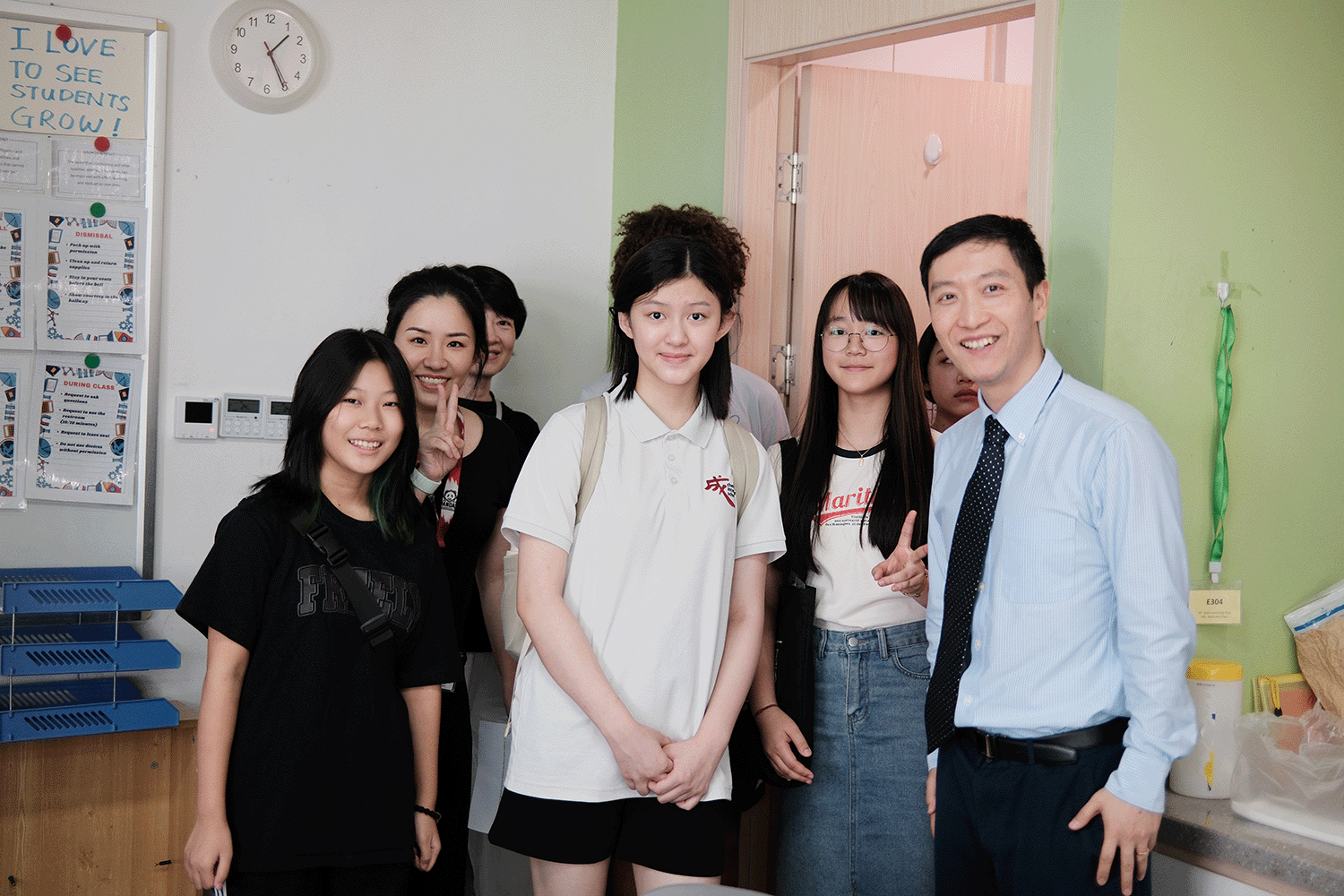https://cdis-web-assets.oss-cn-hangzhou.aliyuncs.com/albums/xscf2035.png
